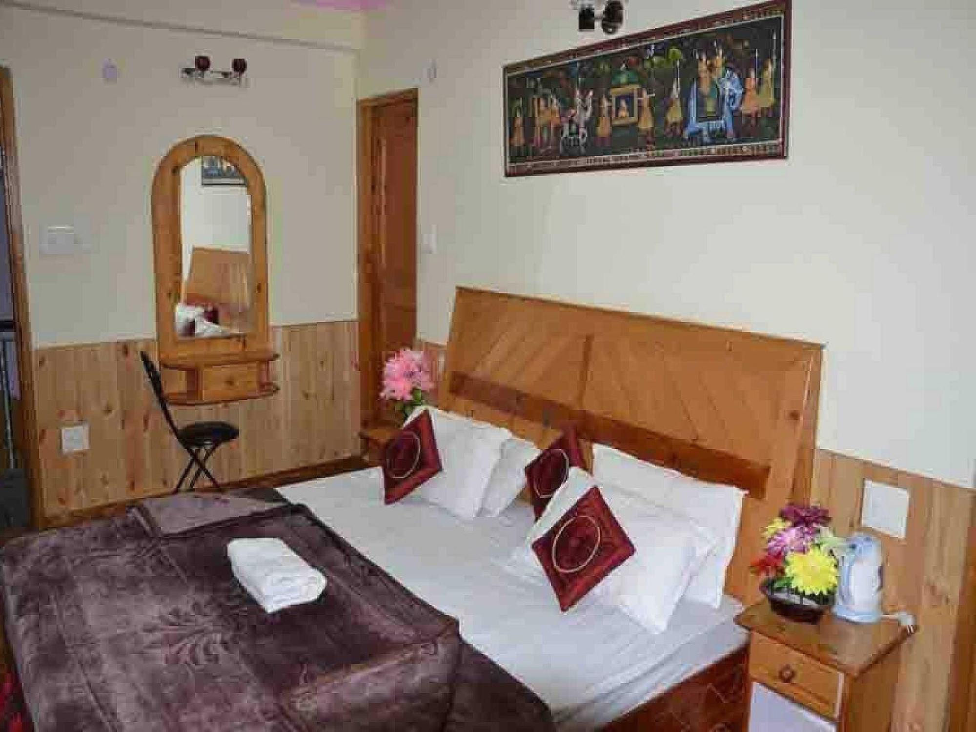 Hotel O Antriksh Cottage Manāli Kültér fotó