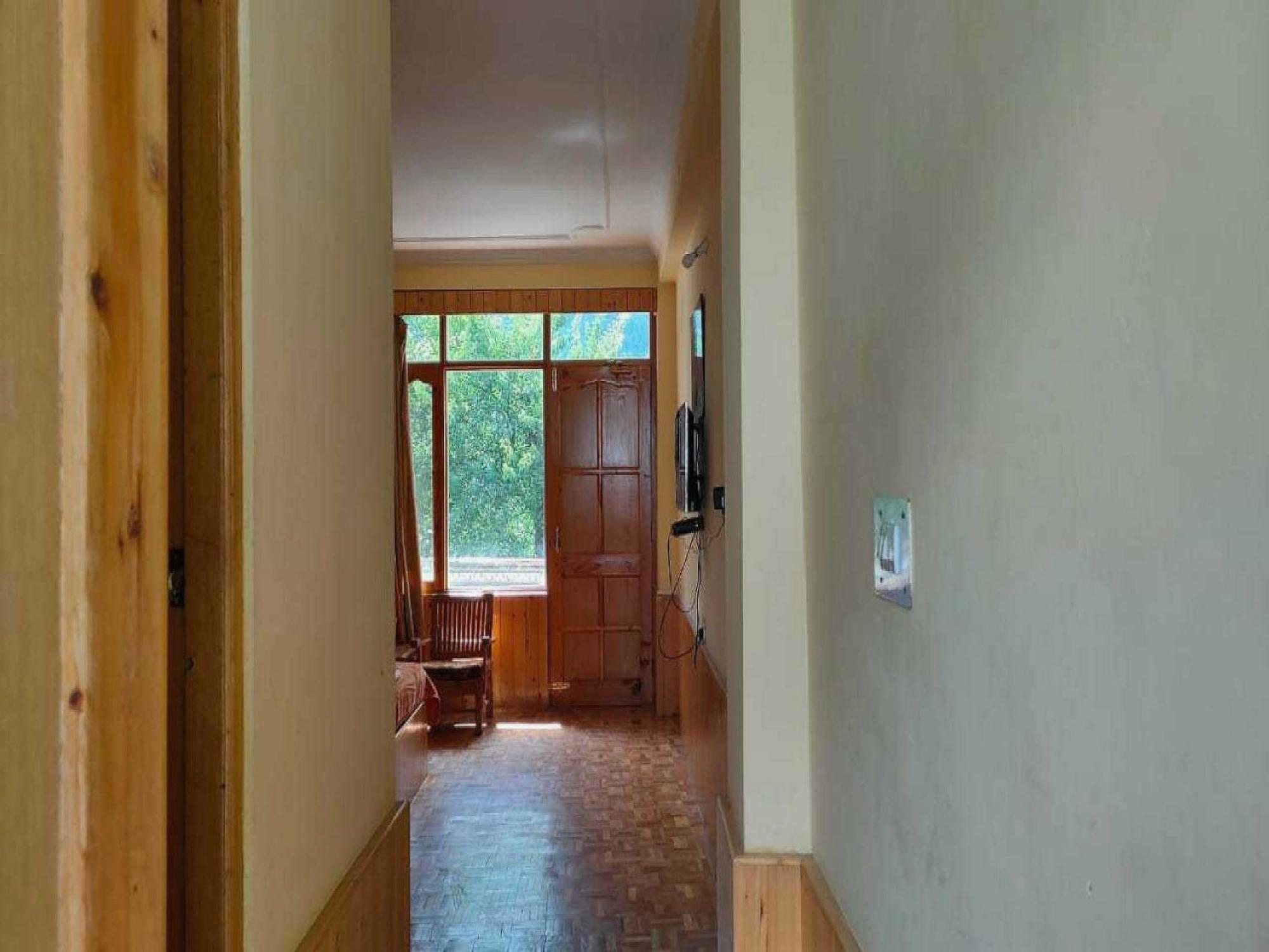 Hotel O Antriksh Cottage Manāli Kültér fotó