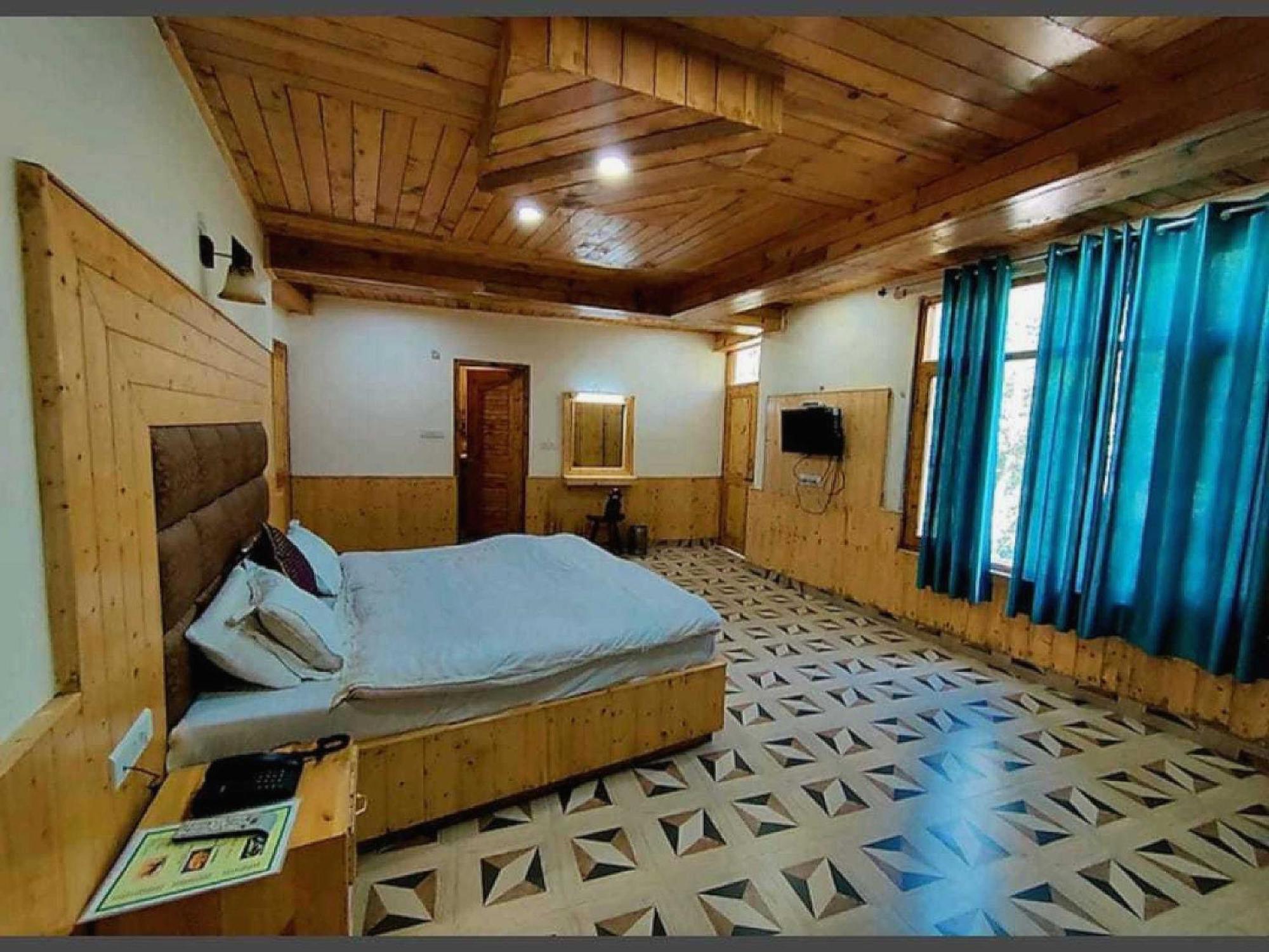 Hotel O Antriksh Cottage Manāli Kültér fotó
