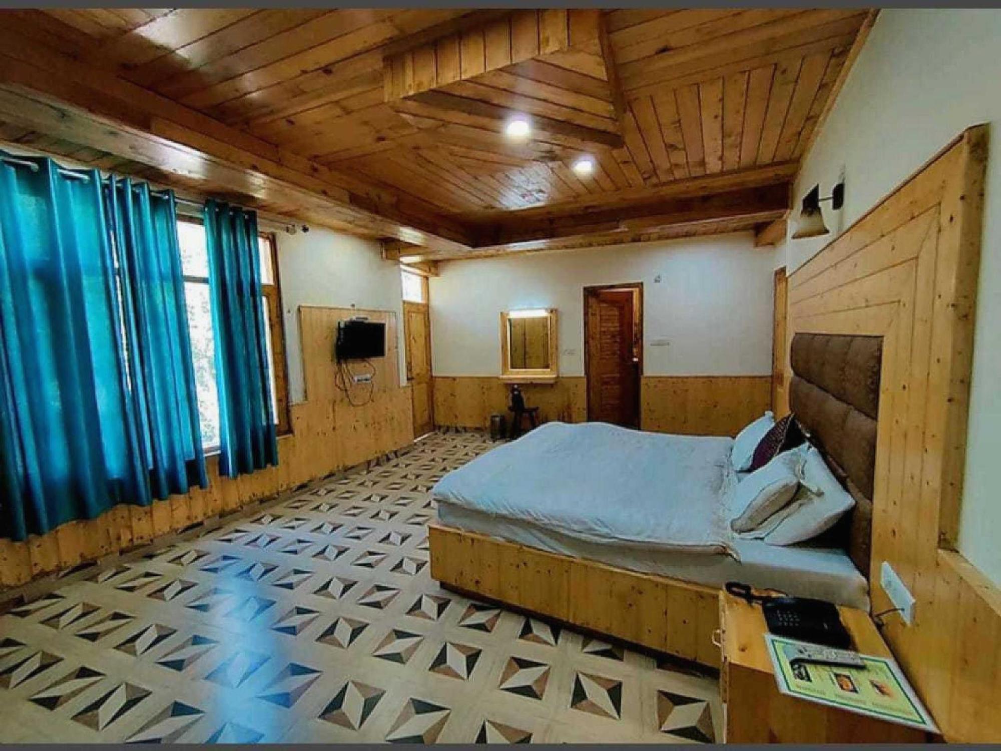 Hotel O Antriksh Cottage Manāli Kültér fotó