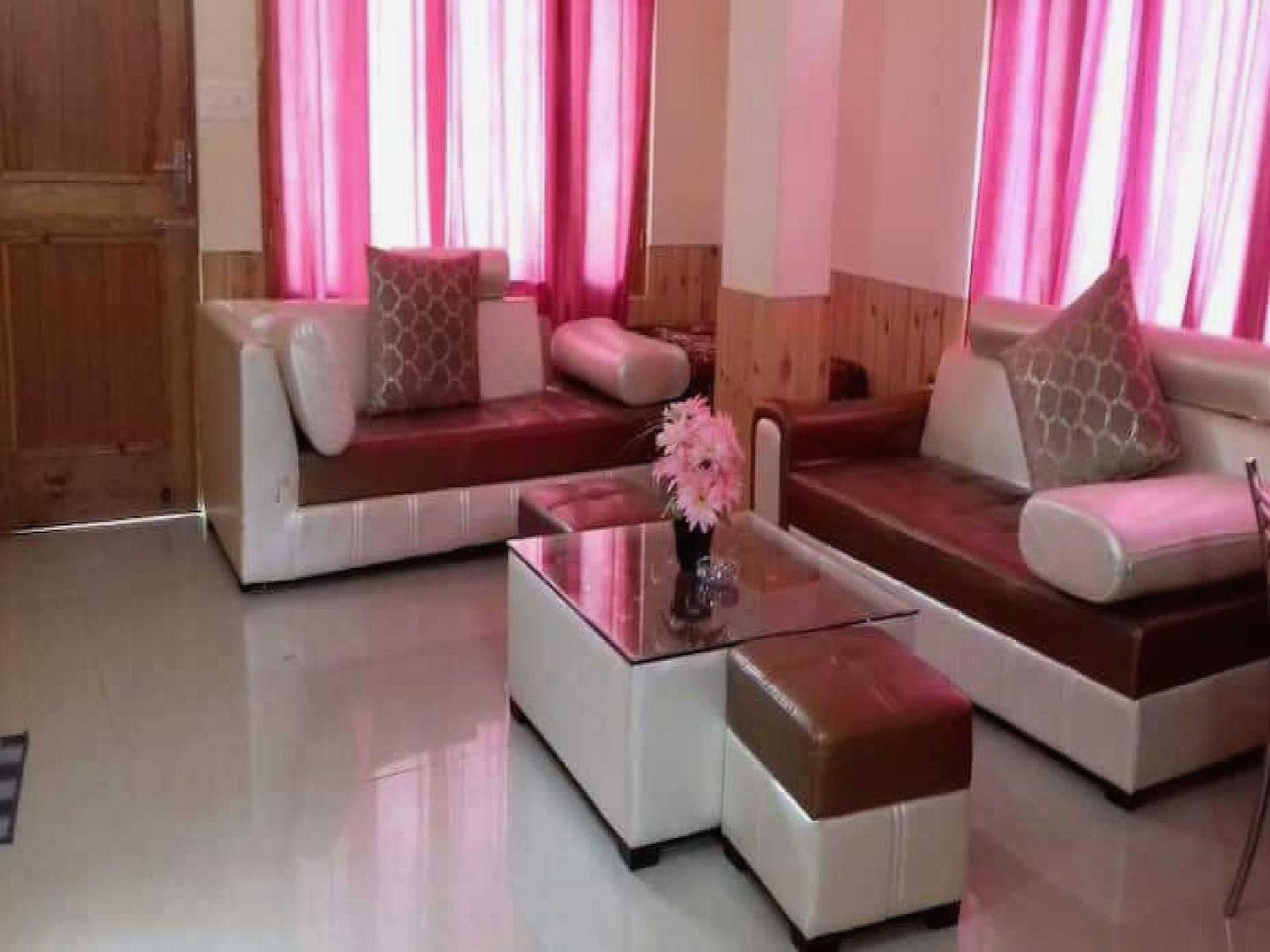 Hotel O Antriksh Cottage Manāli Kültér fotó
