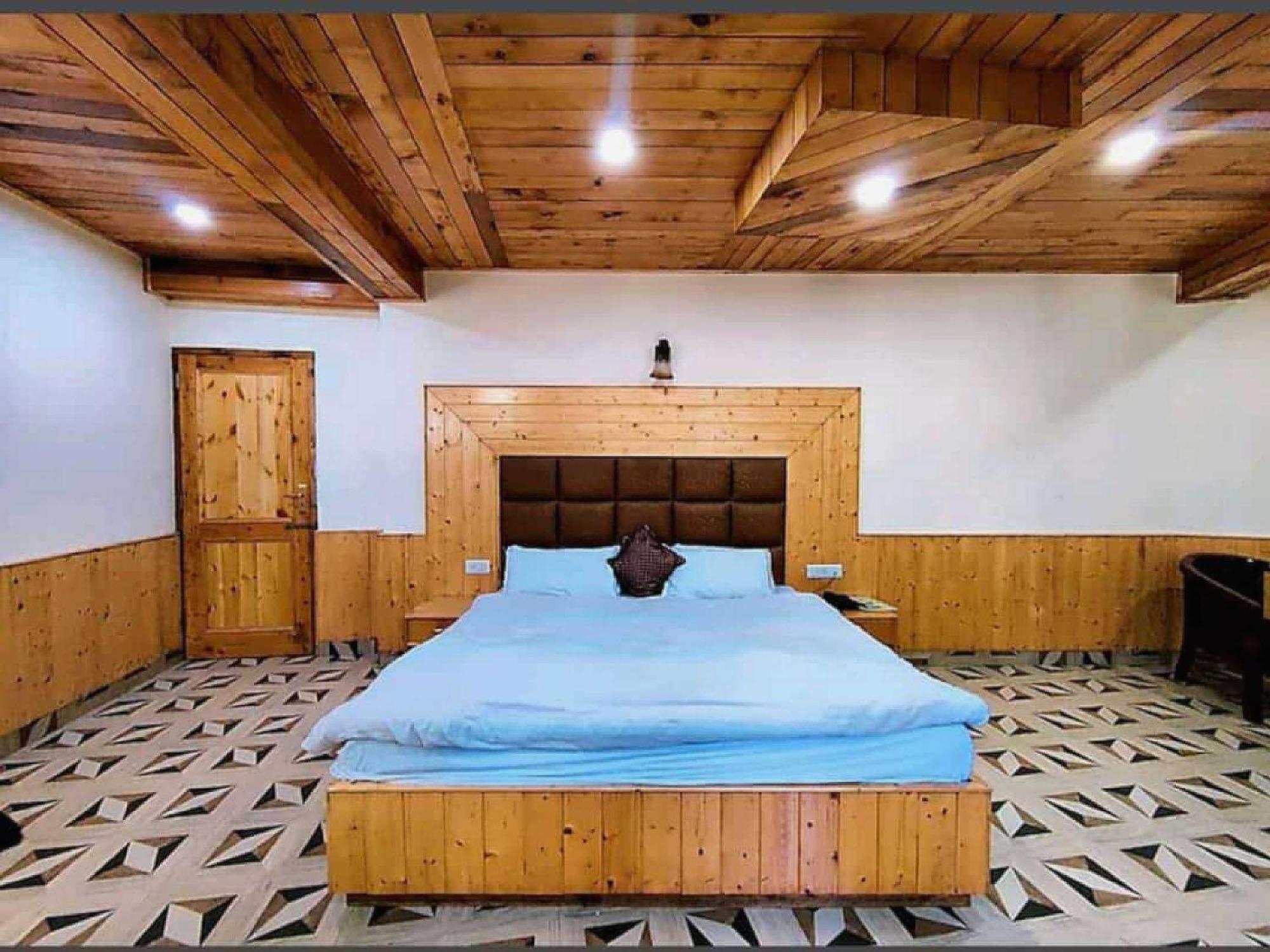 Hotel O Antriksh Cottage Manāli Kültér fotó